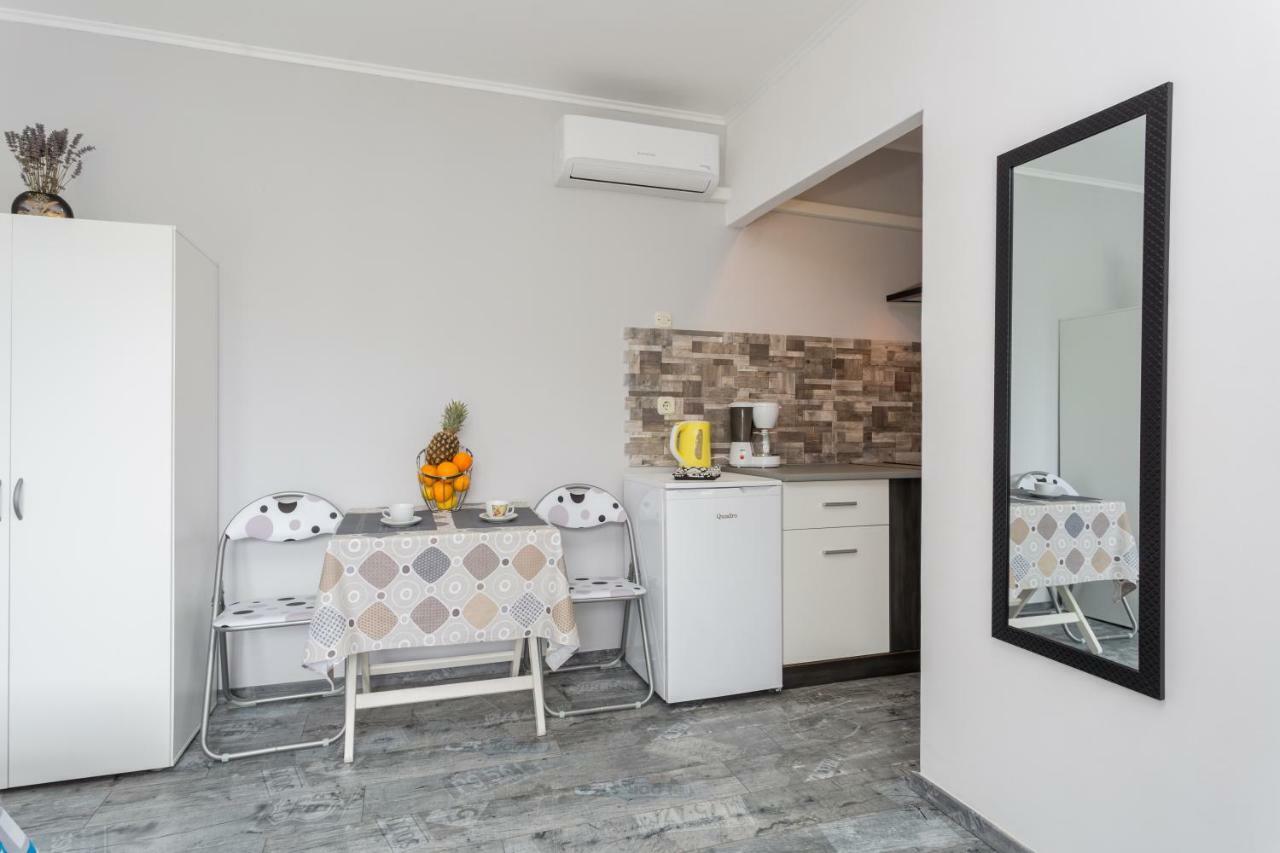 Studio Apartments Gilda Baška Exteriör bild