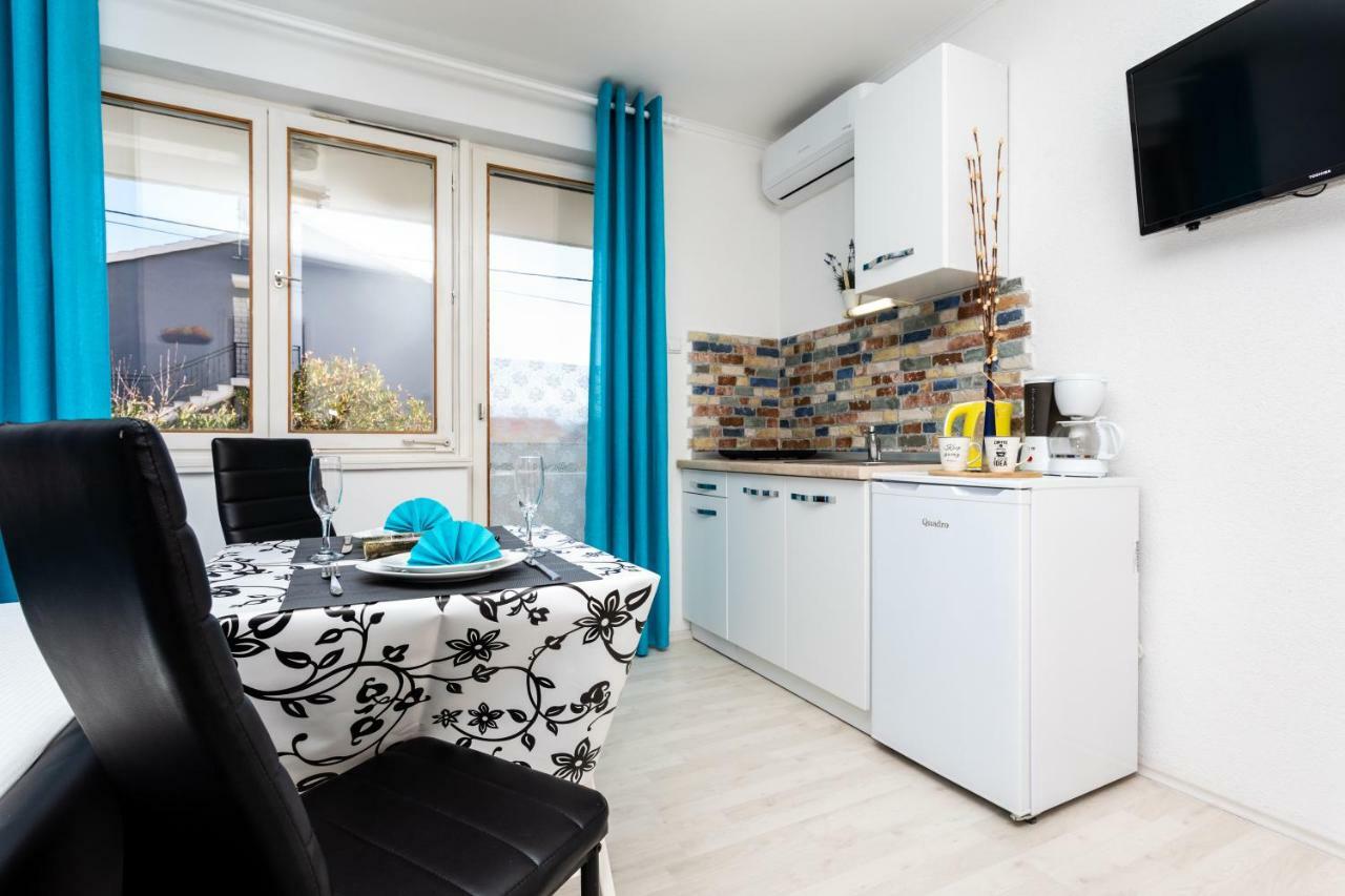 Studio Apartments Gilda Baška Exteriör bild